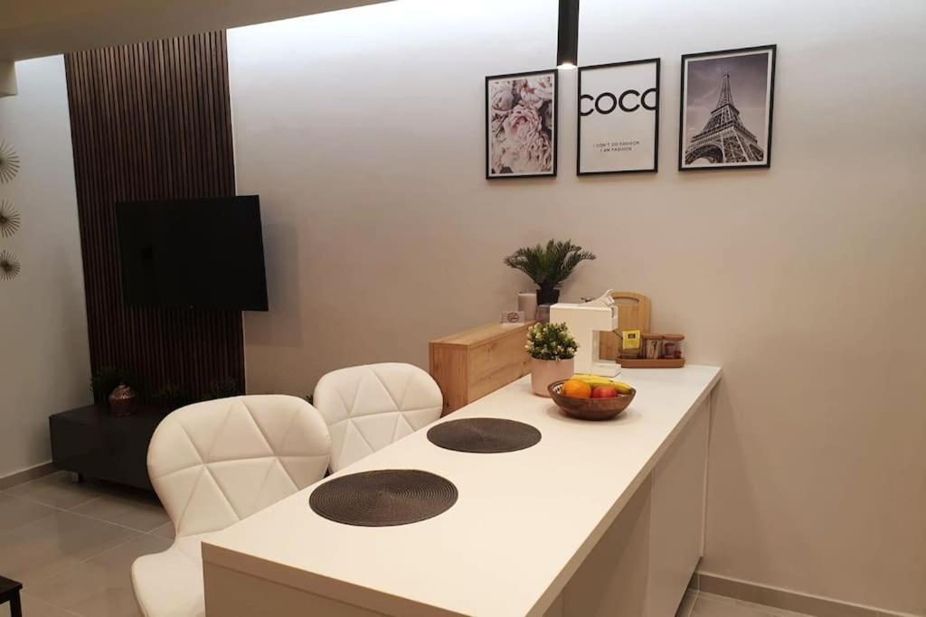 Pleasantstay City Appartement เทสซาโลนิกิ ภายนอก รูปภาพ