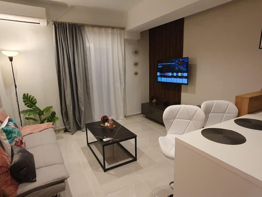 Pleasantstay City Appartement เทสซาโลนิกิ ภายนอก รูปภาพ